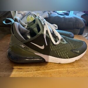 Army Green Nike 270